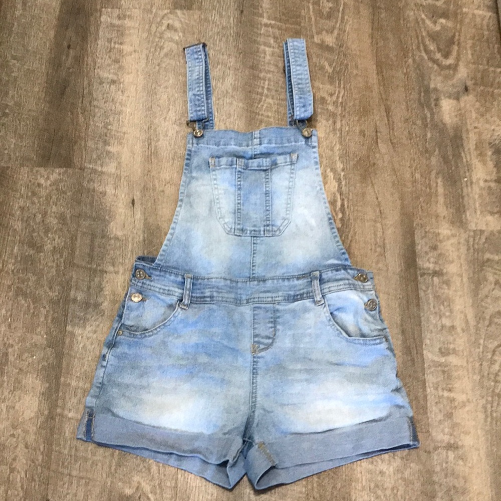 Light washed overalls
